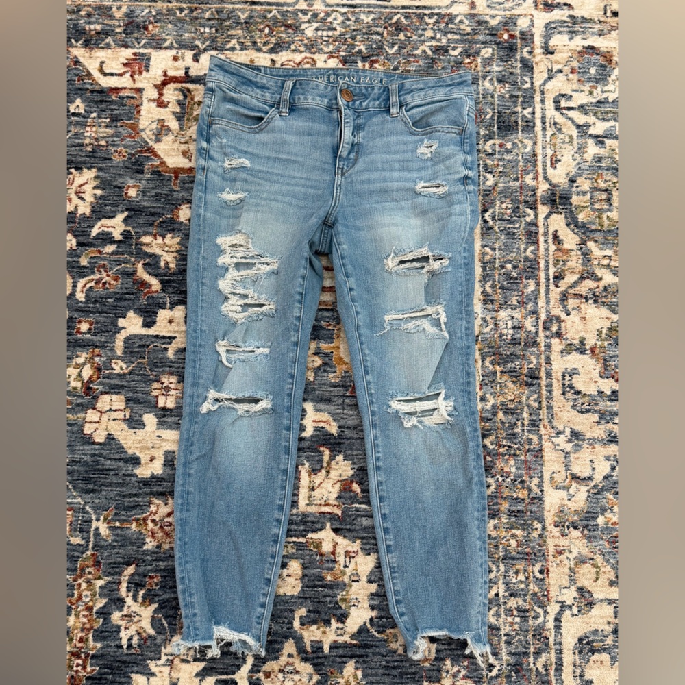 American Eagle Outfitters Light Blue Distressed Skinny Jeans